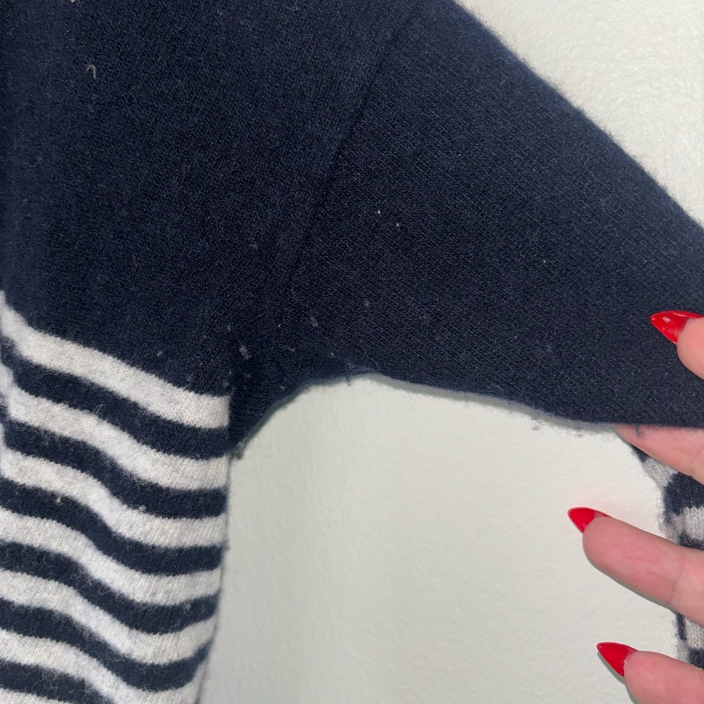 Vineyard Vines Navy Blue & White Stripe Hooded Wool Cashmere Sweater Size Small - Picture 9 of 12